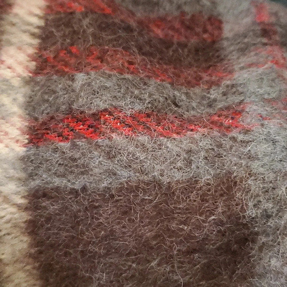 Plaid Poncho/Shawl Drape Open Front. Great colors Browns,Greys,Red and Cream - Picture 6 of 6